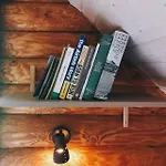 Hazel Hut - Spacious Fenced Yard, Sauna, 2-bedroom بارنو