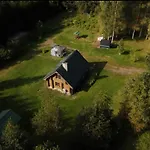 Hazel Hut - Spacious Fenced Yard, Sauna, 2-bedroom Dom wakacyjny Parnawa