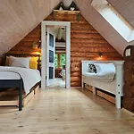Hazel Hut - Spacious Fenced Yard, Sauna, 2-bedroom * Parnawa