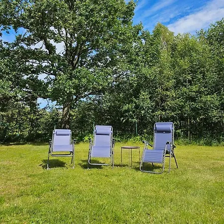 Hazel Hut - Spacious Fenced Yard, Sauna, 2-bedroom * Parnu