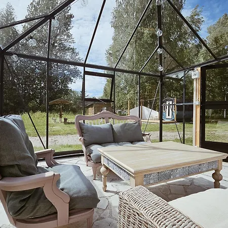 Hébergement de vacances Hazel Hut - Spacious Fenced Yard, Sauna, 2-bedroom *