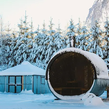 2-bedroom, Fenced Yard, Sauna, 10 Min To *