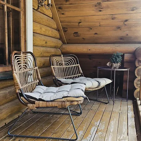 2-bedroom, Fenced Yard, Sauna, 10 Min To