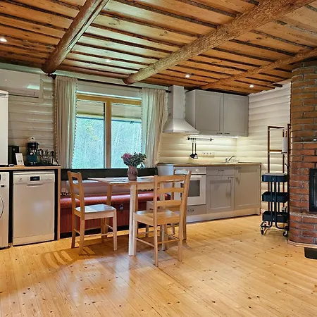 2-bedroom, Fenced Yard, Sauna, 10 Min To * Pärnu