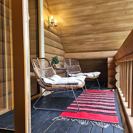 Hazel Hut - Spacious Fenced Yard, Sauna, 2-bedroom Hébergement de vacances