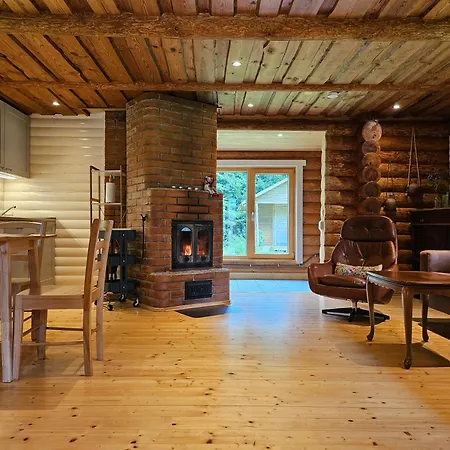 Vakantiehuis 2-bedroom, Fenced Yard, Sauna, 10 Min To *