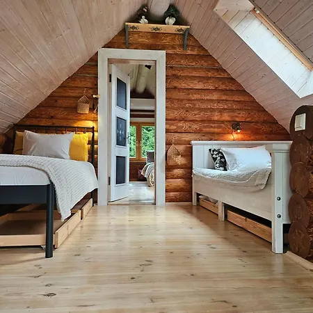 Hazel Hut - Spacious Fenced Yard, Sauna, 2-bedroom * Pärnu