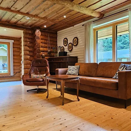 Vakantiehuis 2-bedroom, Fenced Yard, Sauna, 10 Min To *