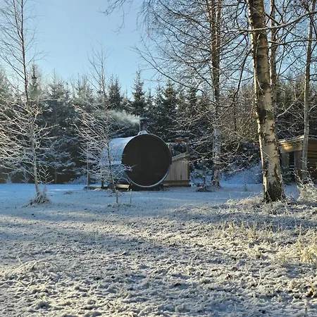 Vakantiehuis 2-bedroom, Fenced Yard, Sauna, 10 Min To Pärnu