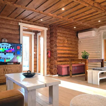 Hazel Hut - Spacious Fenced Yard, Sauna, 2-bedroom
