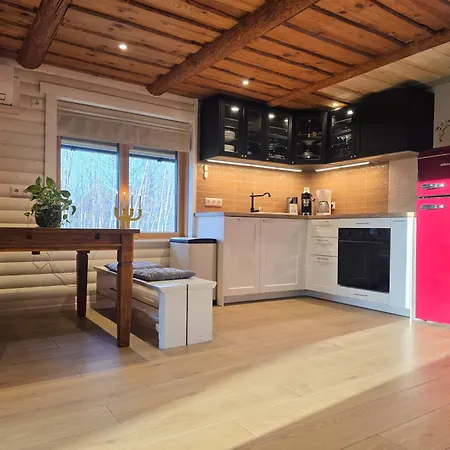 Hazel Hut - Spacious Fenced Yard, Sauna, 2-bedroom Parnawa