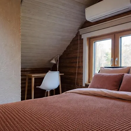Hébergement de vacances Hazel Hut - Spacious Fenced Yard, Sauna, 2-bedroom Pärnu