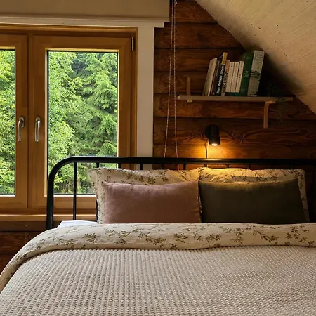 Hébergement de vacances Hazel Hut - Spacious Fenced Yard, Sauna, 2-bedroom