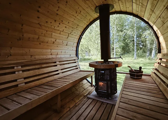 Hébergement de vacances 2-bedroom, Fenced Yard, Sauna, 10 Min To *